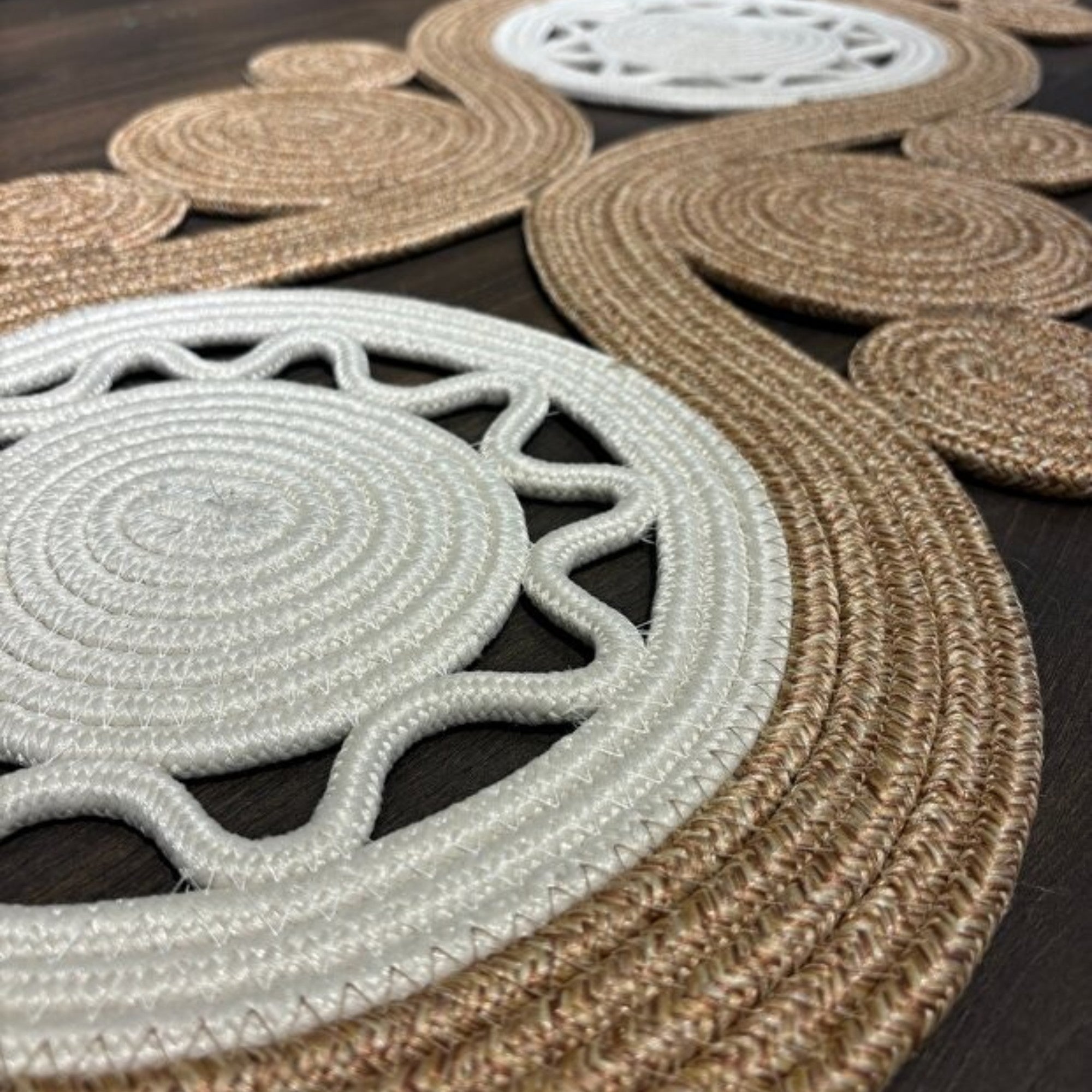 Tischläufer in Jute-Optik, Handgemacht