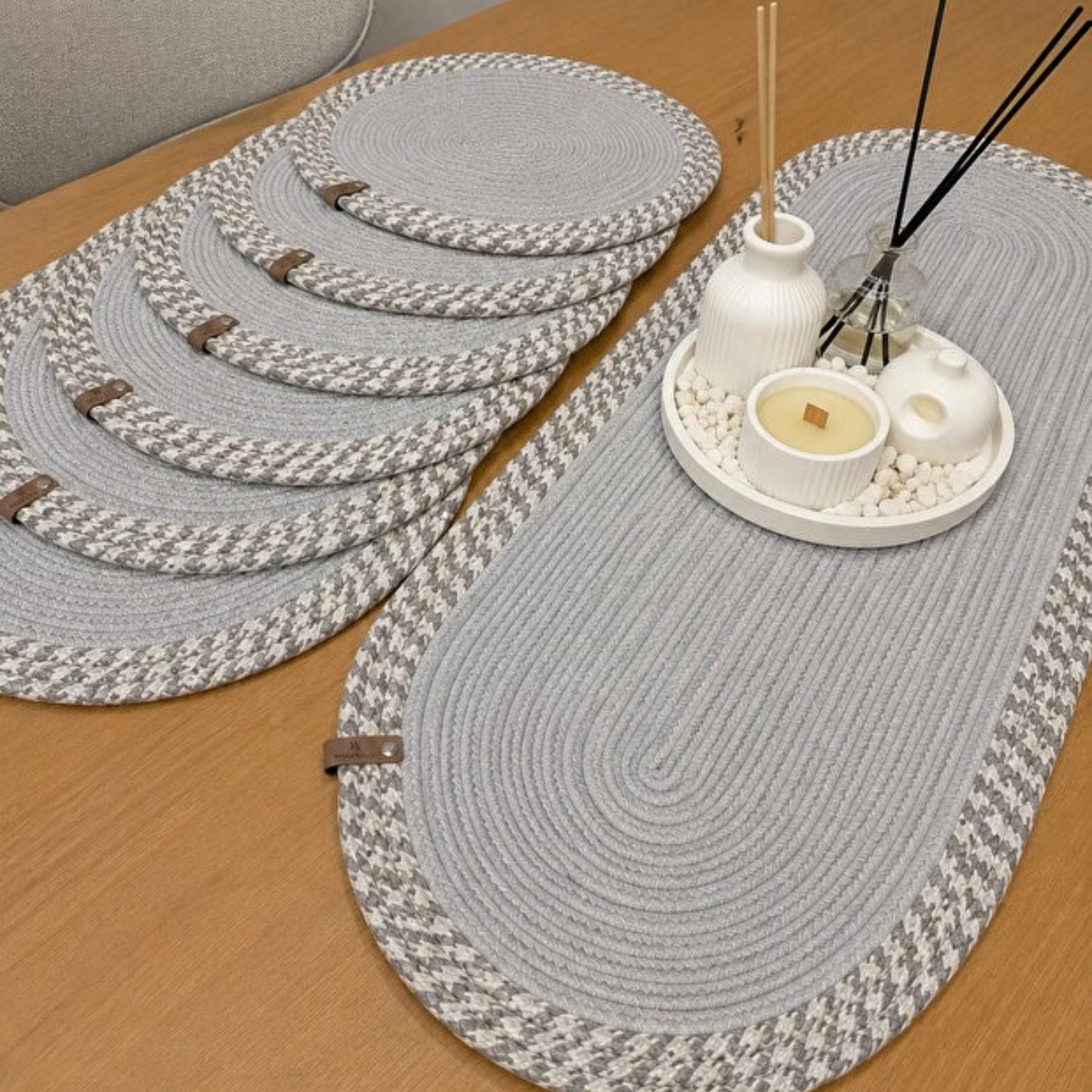 Herakles – 6-teiliges Jute Tischset mit Tischläufer