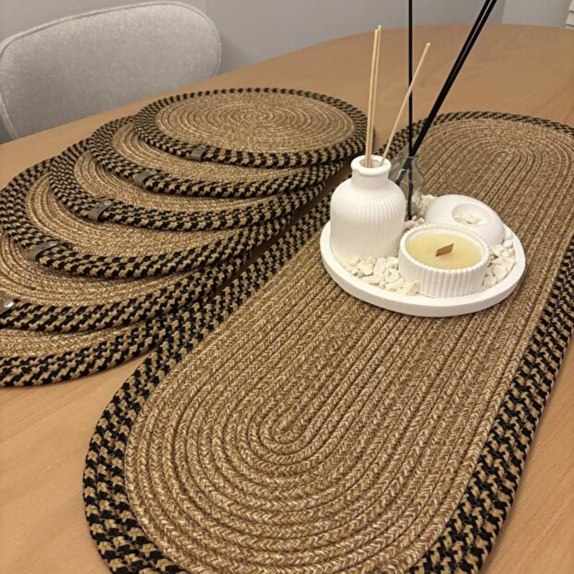 Herakles – 6-teiliges Jute Tischset mit Tischläufer