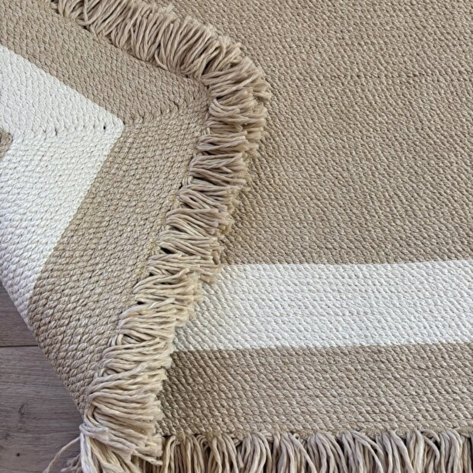 Mavaux Nil Jute-Teppich – Handgewebter Boho-Wohnzimmerteppich mit Fransen & Naturseil-Optik