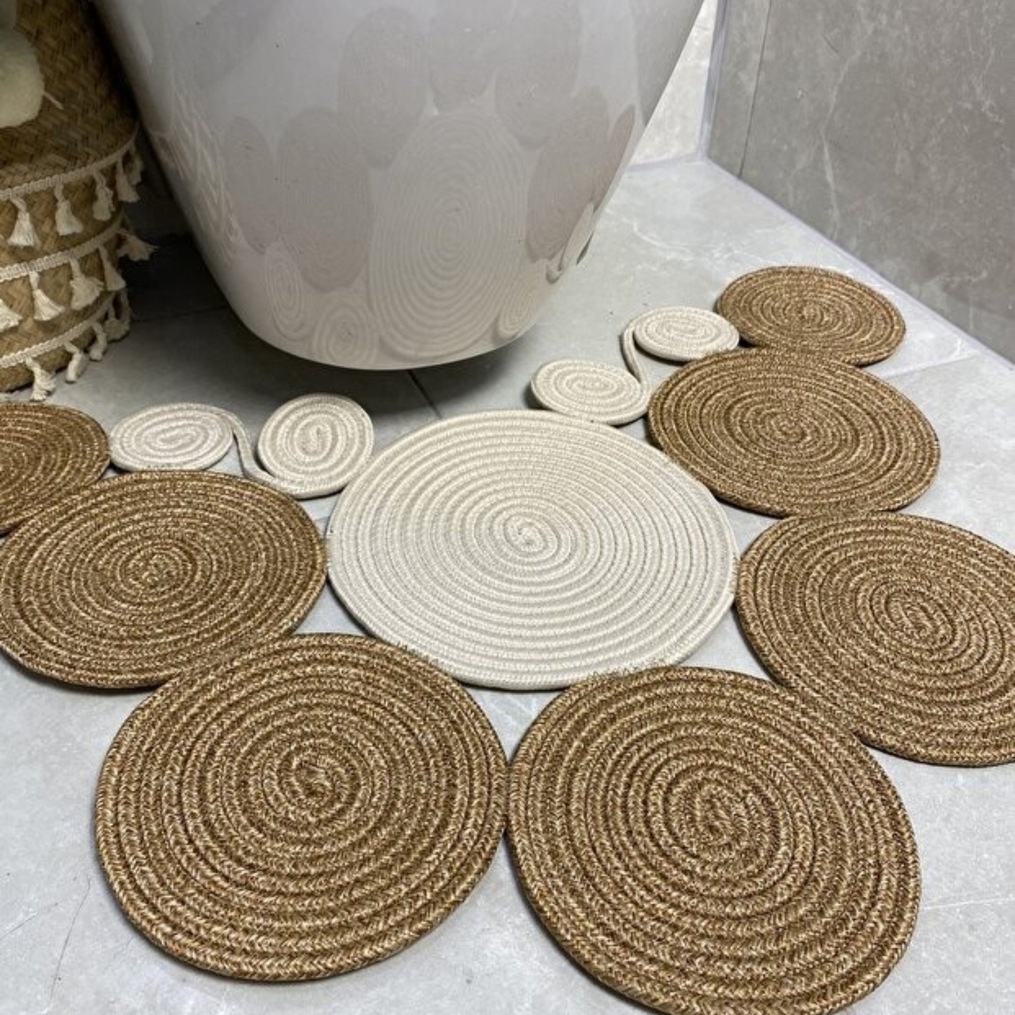 Mavaux Sakura Jute Badematte mit WC-Ausschnitt | Boho WC-Vorleger Rutschfest, 36x50 cm